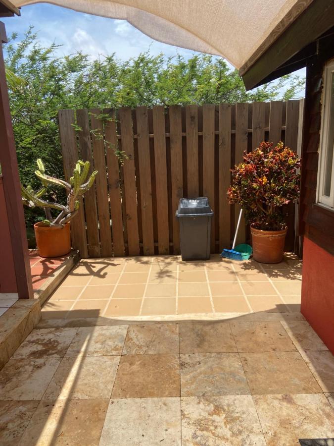 Cozy Studio With Private Spa Oranjestad Exterior foto