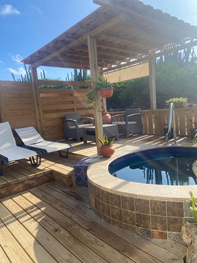 Cozy Studio With Private Spa Oranjestad Exterior foto